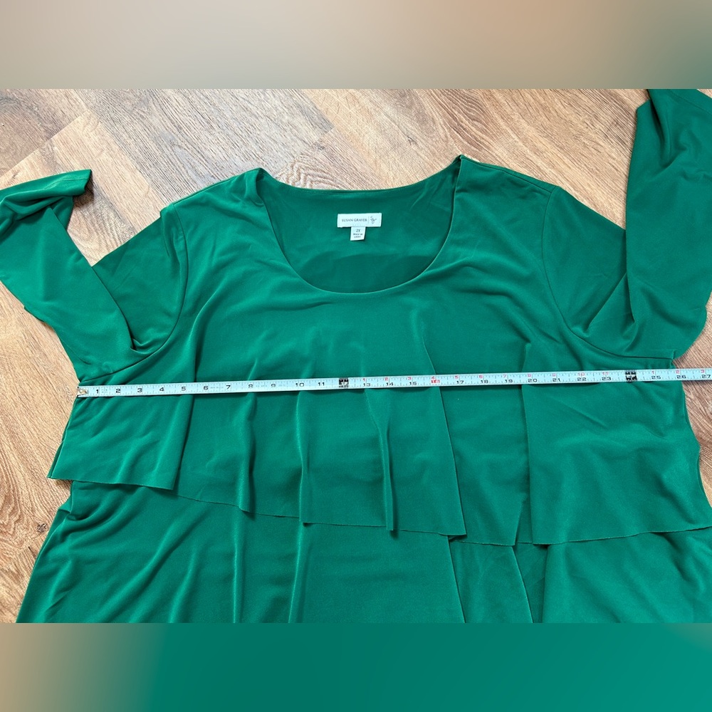 Susan Graver Liquid Knit Tiered Blouse Top 2X Green Stretch Holiday 3/4 Sleeves - Picture 7 of 9